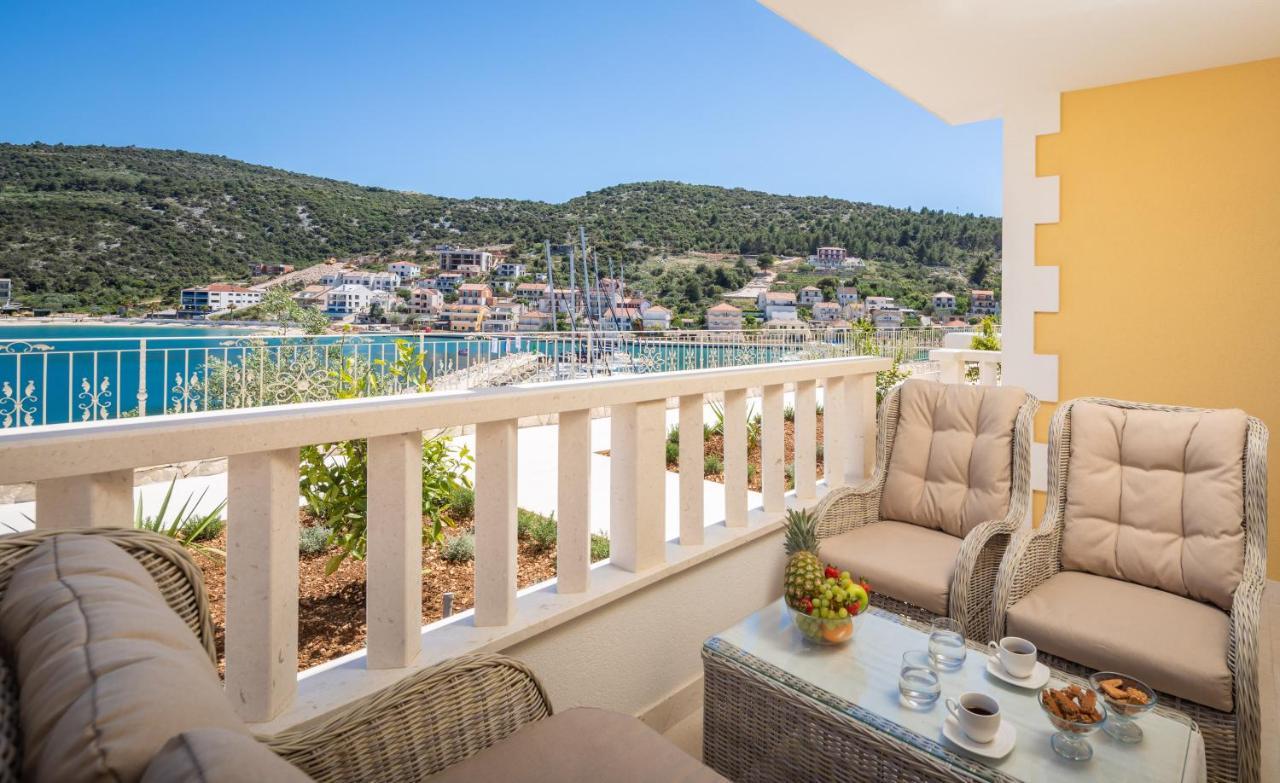 Apartments Villa Maracella Марина Экстерьер фото